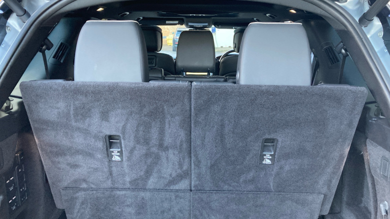 Land Rover Discovery 3.0 D300 R-Dynamic HSE 5dr Auto Diesel Station Wagon